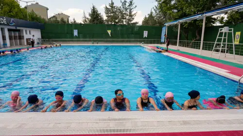 Diyarbakır'da 3 bin çocuk hücum etti: Havuzlar hıncahınç doldu