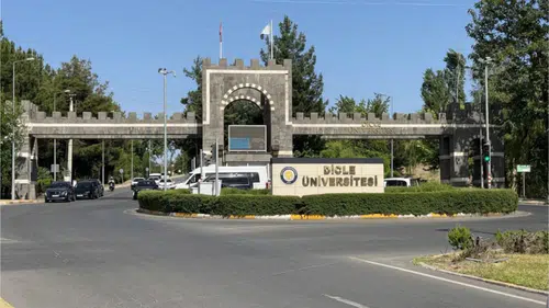 Dicle Üniversitesi'nden petrol arama anlaşması ve hastane maliyeti konusunda açıklama