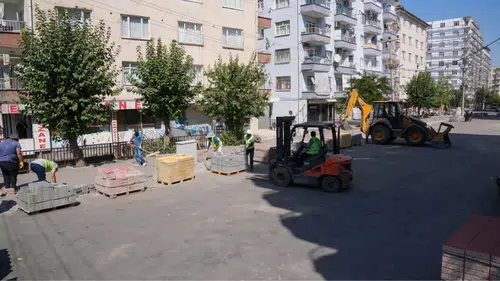 Diyarbakır'da iki ilçede kaldırım seferberliği: Yaya güvenliği için harekete geçtiler