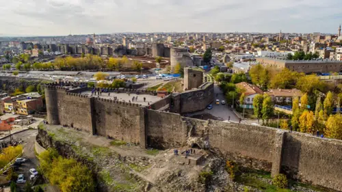 Diyarbakır’da hava alev gibi: İşte 17 ilçenin sıcaklık raporu