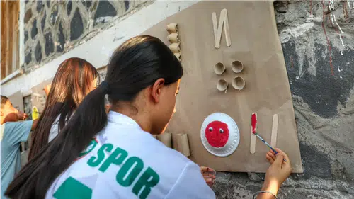 Kayapınar'da çocuklar hayallerini çizdi: Barış ve Amedspor öne çıktı