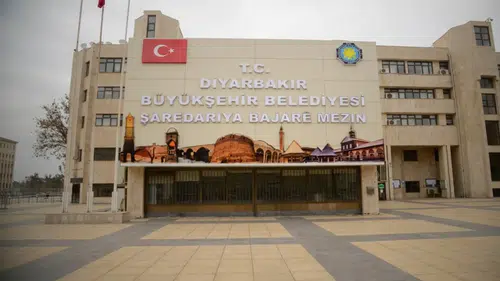 Diyarbakır'da 2 cadde 14 gün trafiğe kapanıyor: Büyükşehir alternatif yolları duyurdu