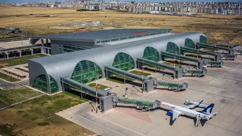 Diyarbakır Havalimanı'nda heyecan veren değişiklik: Bakan açıkladı, statüsü yükseldi