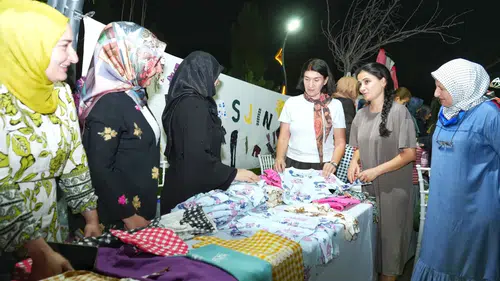 Diyarbakır'da kadınların el emeği ürünleri satışa sunuldu