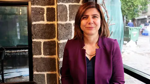 Diyarbakır'da Eşbaşkan Bucak'tan dikkat çeken paylaşım: Barış birbirinin dilini sevmekle başlar