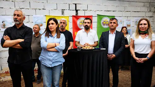 Diyarbakır'da Eşbaşkan Ay Kürt Enstitüsü'nde konuştu: Dil toplumların hafızasıdır