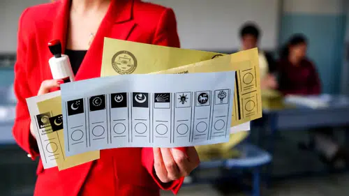 Diyarbakır'da son seçim anketinde dikkat çeken sonuçlar: Hangi parti ne kadar oy alıyor?