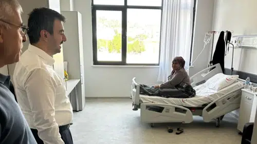 Dicle Devlet Hastanesi hizmete girdi: Kaymakam Mustafa Atış'tan hasta ziyareti