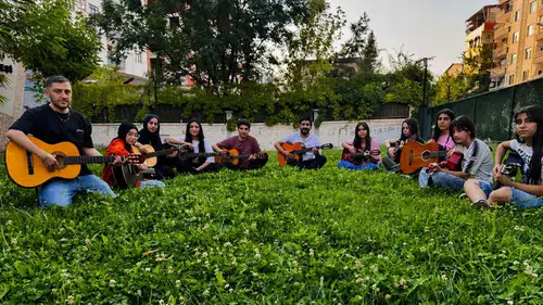 Kayapınar'da sanat ve Kürtçe kurslarına yoğun ilgi: 700 kişi eğitim alıyor