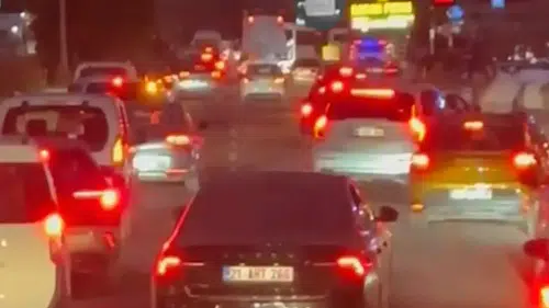 Diyarbakır Silvan Bulvarı'nda itfaiye skandalı: Anonsa rağmen yol vermedi