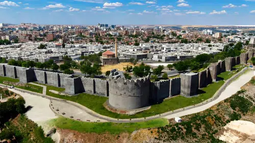 Diyarbakır'da 17 ilçenin hava durumu belli oldu: Sıcak hava etkisini sürdürüyor