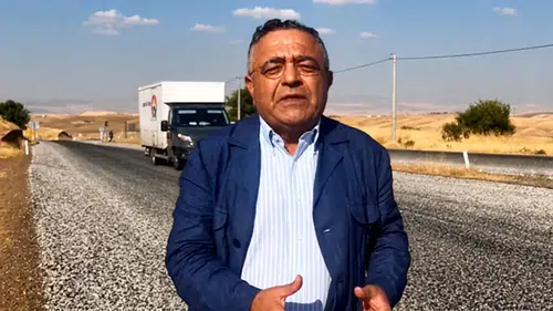 Sezgin Tanrıkulu'ndan Bismil-Diyarbakır yolu esprisi: "Aşkımız Bu Yol Gibi Hiç Bitmesin"