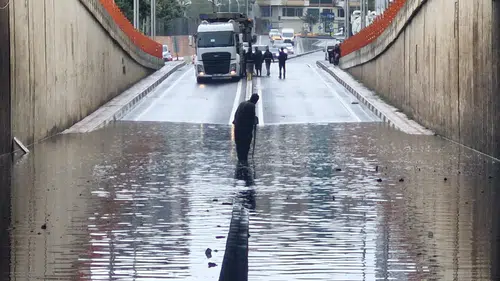 Diyarbakır'da sağanak felaketi: Alt geçitler göle döndü, köprüler yıkıldı