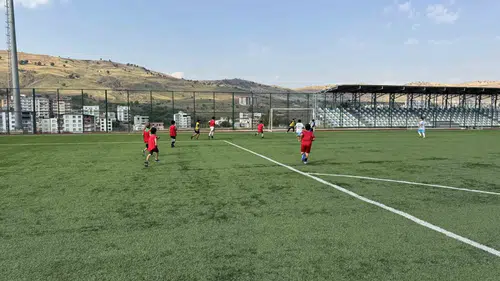 Diyarbakır Çermik'te spor seferberliği: Gençler sahalarda geleceğe hazırlanıyor