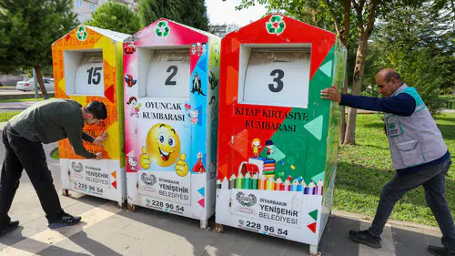 Diyarbakır'da parklara sosyal kumbara: Giysi, oyuncak ve kitaplar ihtiyaç sahiplerine ulaşacak