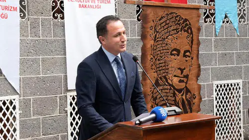 Diyarbakır'ın yetiştirdiği büyük şair Cahit Sıtkı Tarancı vefatının 70. yılında anıldı