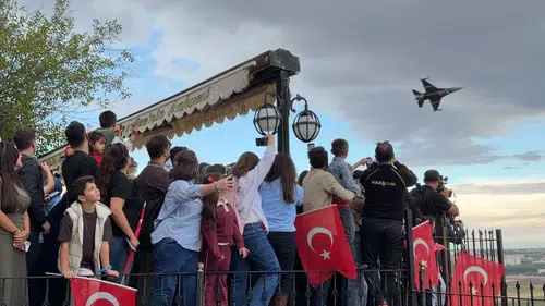 SOLOTÜRK Diyarbakır semalarında: Hevsel Bahçeleri ve İçkale üzerinde nefes kesen gösteri