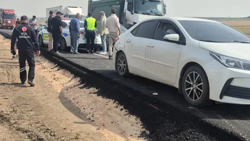 Diyarbakır Çınar yolunda zincirleme kaza: 3 araç birbirine girdi 7 kişi yaralandı