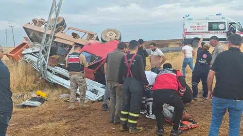Diyarbakır Ergani'de kamyonet devrildi: 5 kişi yaralandı, soruşturma sürüyor