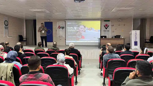 Diyarbakır Dicle'de öğretmenlere teknoloji ve proje hazırlama eğitimi verildi