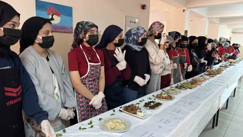 Diyarbakır'ın tescilli Çermik biberi mutfakta devleşti: 41 farklı lezzet yarıştılar