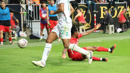 Amedspor Diyarbakır'da Konyaspor'u devirdi: 3 puanın sahibi Diagne oldu