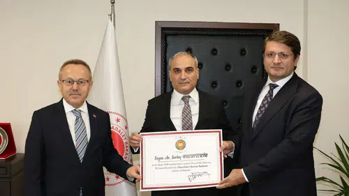 Diyarbakır Barosu'nda görev devri: Yeni başkan ve yönetim mazbatalarını aldı