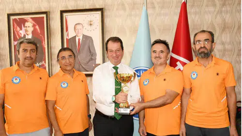 Dicle Üniversitesi'nden çifte şampiyonluk: Masa tenisi ve futsalda Diyarbakır birincisi
