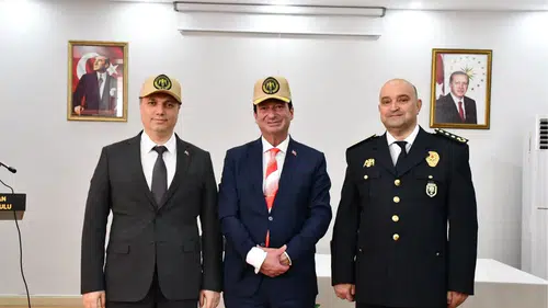 Rektör Eronat polis adaylarıyla buluştu: Diyarbakır'ın edebiyat mirası anlatıldı
