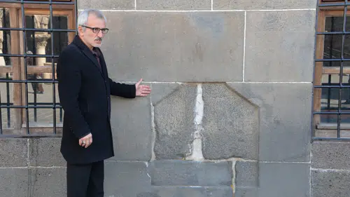 Diyarbakır Ulucami’de kayıp tarihin izi Duvarlardaki boşluklar kitabeleri mı saklıyor