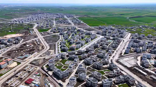Diyarbakır Oğlaklı'daki deprem konutları için Bakan Kurum'dan yeni açıklama geldi
