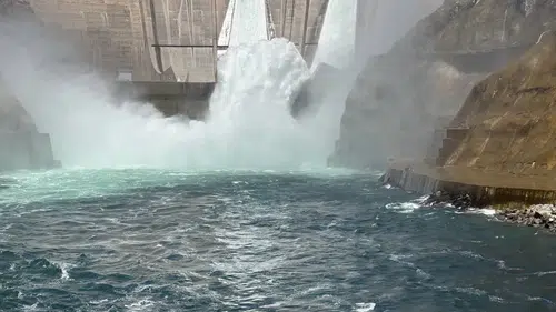 Çüngüş Karakaya Barajı'nda tahliye süreci yavaşladı Kapak sayısı ikiye düşürüldü