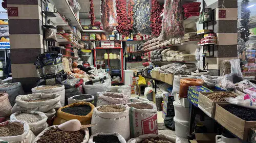 Çermik'te yöresel pazar bereketi Kaplıca ziyaretçileri alışveriş için buraya akın ediyor