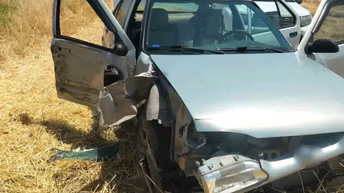 Diyarbakır Çınar hattında trafik kazası Traktör ile otomobilin çarpışması sonucu 3 yaralı