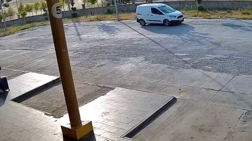Silvan Yeni Hastane kavşağındaki kaza anı kamerada 3 kişi yaralanarak hastanelik oldu