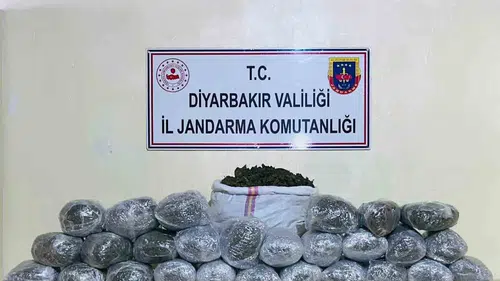 Diyarbakır genelinde narkotik operasyonları 55 kilograma yakın uyuşturucu madde bulundu