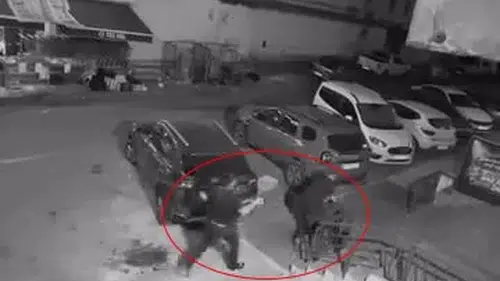 Bağlar Koşuyolu'nda güvenlik kamerasına yansıyan hırsızlık Çocuk şüpheliler aranıyor
