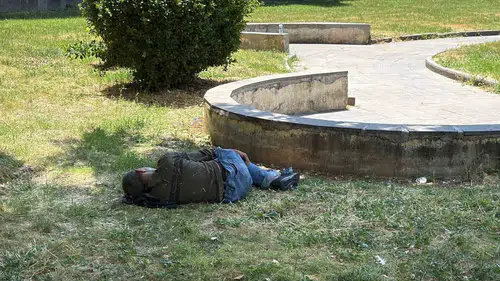 Diyarbakır'da kavurucu sıcaklar yaşamı etkiliyor Anzele havuzunda serinlik arayışı