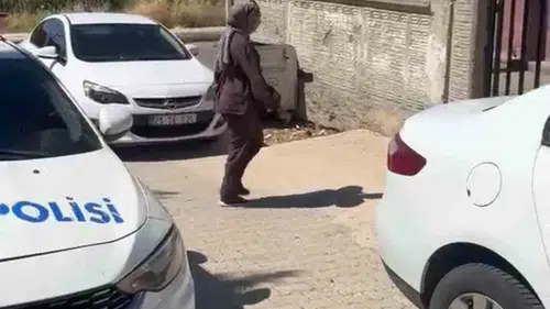 Ergani'de sınav stresi yaşayan genç kız son dakikada emniyet ekipleriyle kurtuldu