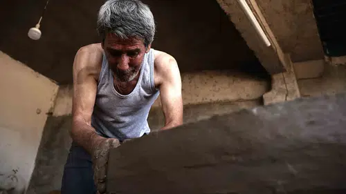 Diyarbakır'ın asırlık tandır geleneği El işçiliğiyle üretilen tandırlar 18 yıl dayanıyor