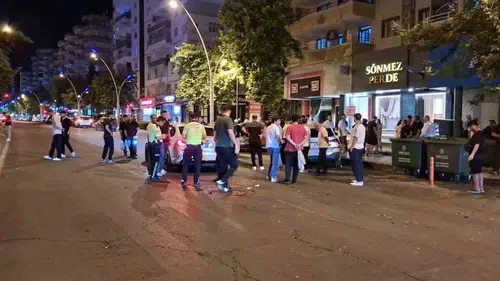 Kayapınar Diclekent Bulvarı'nda akşam saatlerinde kaza 5 kişi yaralandı