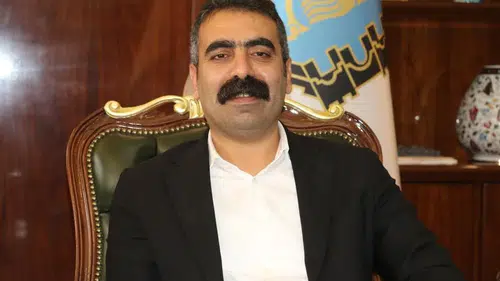 Diyarbakır'da flaş gelişme Doğan Hatun sağlık sorunları nedeniyle görevinden çekildi