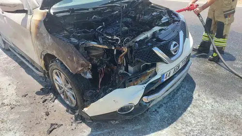 Ergani yolunda korkutan yangın Hareket halindeki SUV araçtan alevler yükseldi