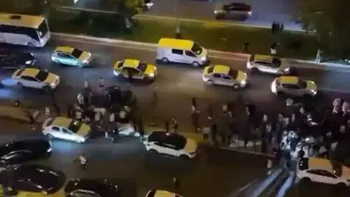 Kayapınar 75 Metrelik Yol üzerinde trafik kazası İki araç çarpıştı, 2 kişi yaralandı