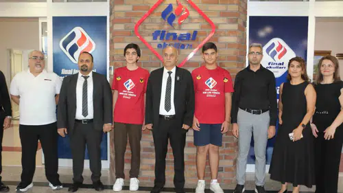 Diyarbakır'da LGS gururu Final Ortaokulu’ndan iki öğrenci tüm soruları doğru yanıtladı