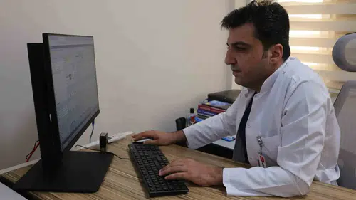 Diyarbakır'da sıcak hava alarmı Uzmanından koma riski taşıyan güneş çarpmasına karşı uyarı