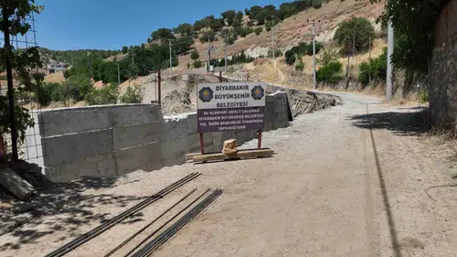 Diyarbakır'ın 17 ilçesinde ulaşım seferberliği Kırsal yollarda hummalı çalışma sürüyor
