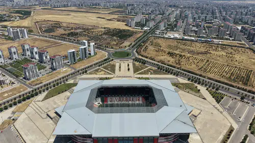 Amedspor'da Süper Lig heyecanı başladı: Diyarbakır Stadyumu baştan aşağı yenileniyor