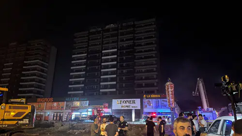 Diyarbakır'da plazada alevlere müdahale Dumandan etkilenen 5 kişi tedavi altında