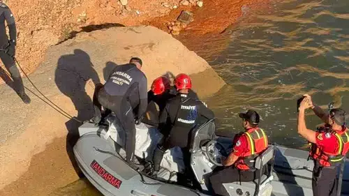 Çınar Göksu Barajı'nda korkunç manzara Suda hareketsiz haldeki şahıs hayatını kaybetti